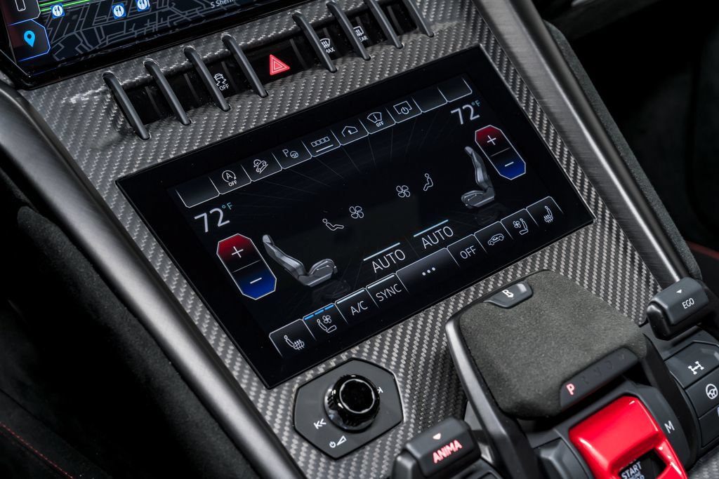 Used 2024 Lamborghini Urus Performante AWD/4WD image 29