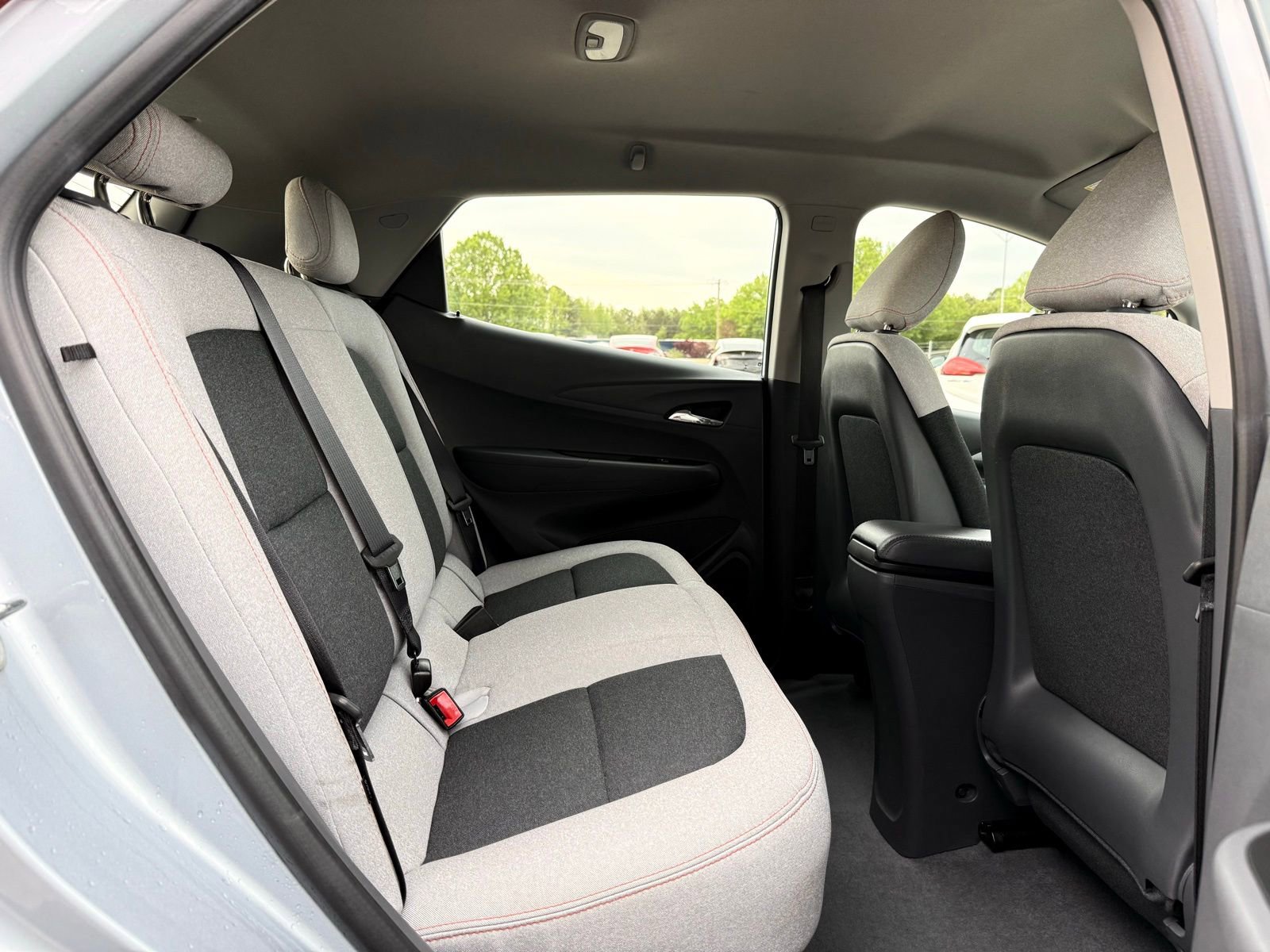 Used 2018 Chevrolet Bolt LT FWD image 21