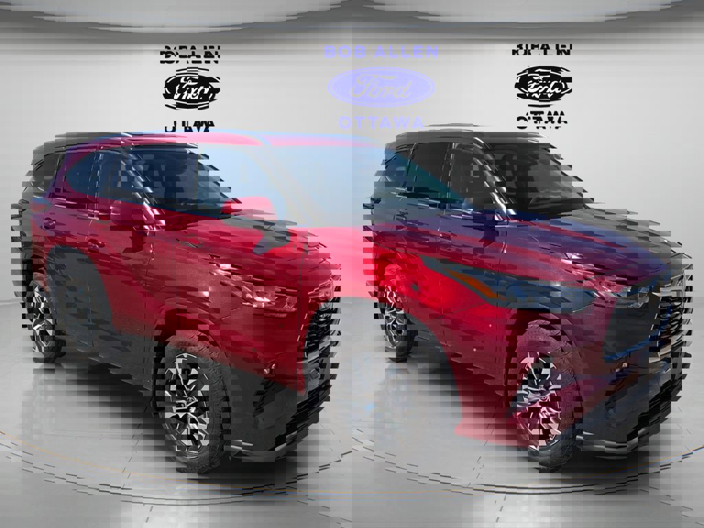 Used 2020 Toyota Highlander XLE image 14