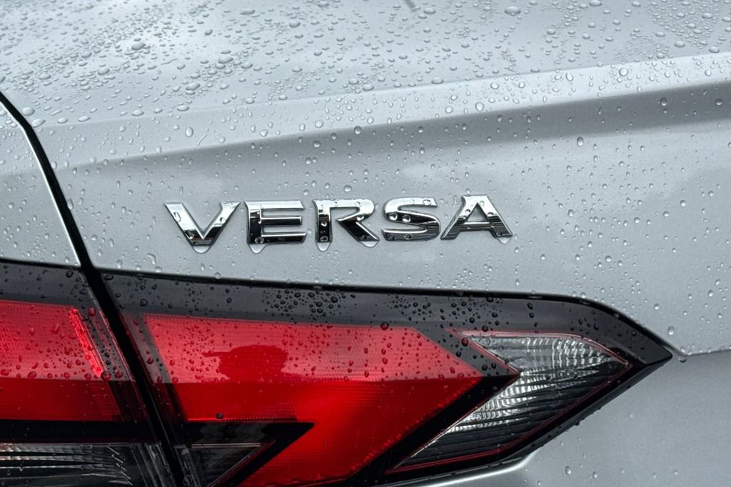 Used 2020 Nissan Versa S FWD image 13