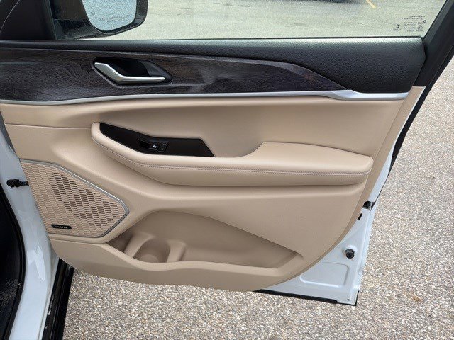 Used 2021 Jeep Grand Cherokee L Limited image 18