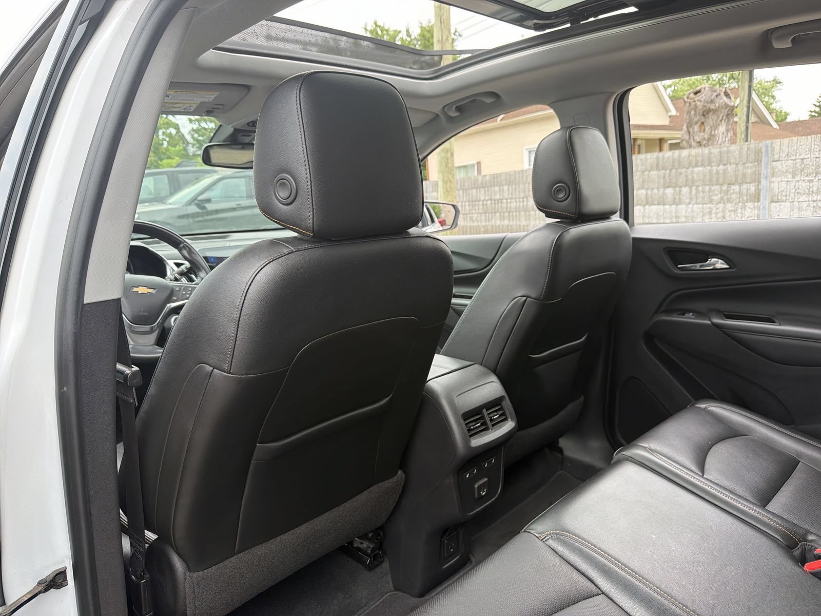 Used 2020 Chevrolet Equinox Premier AWD/4WD image 19