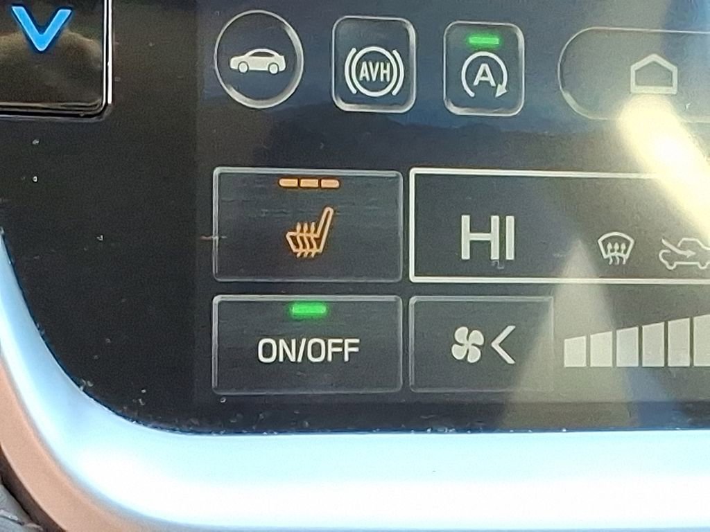 Used 2023 Subaru Outback Onyx Edition image 23