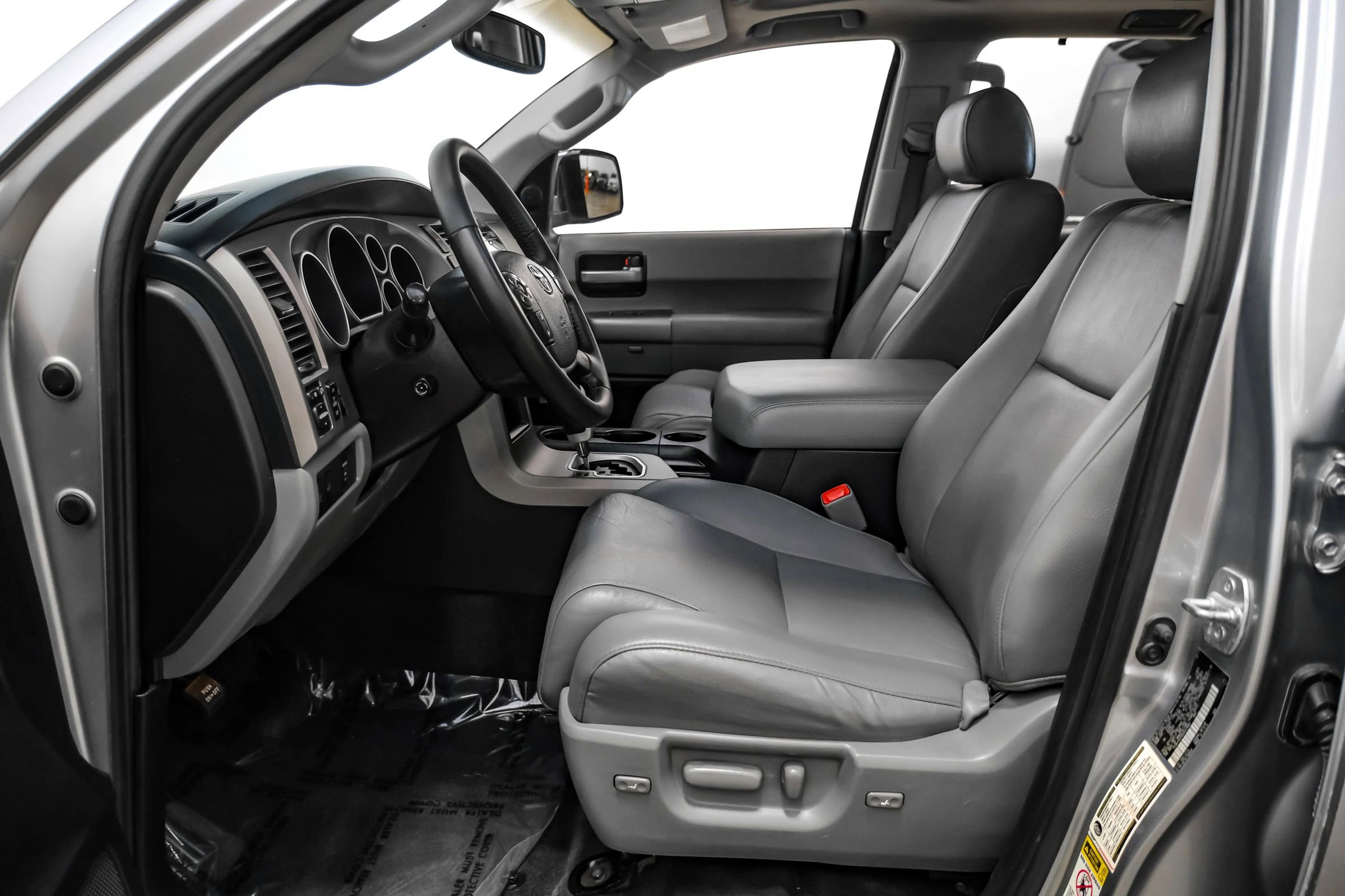 Used 2013 Toyota Sequoia Limited RWD image 27