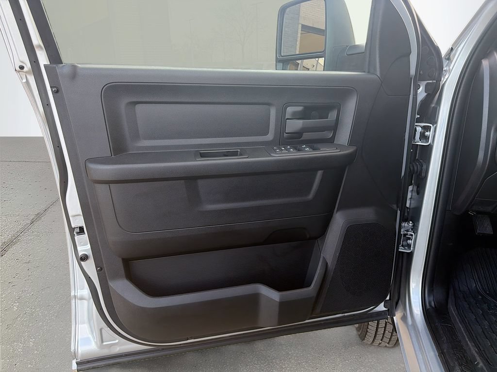 New 2026 RAM 3500 Tradesman w/ Chrome Appearance Group A AWD/4WD image 21