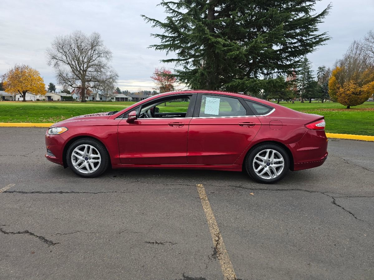 Used 2016 Ford Fusion SE image 27