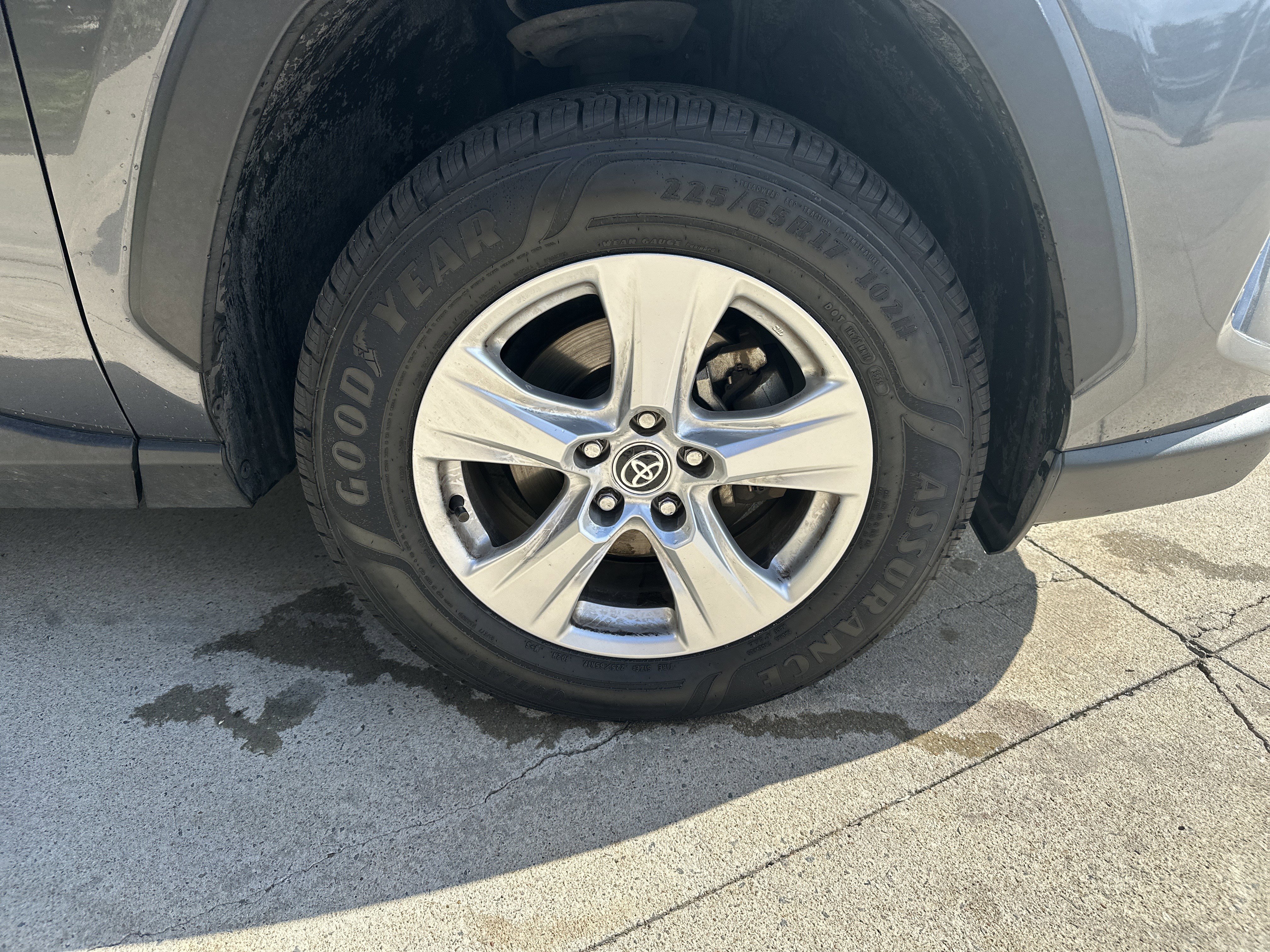 Used 2020 Toyota RAV4 XLE w/ Convenience Package AWD/4WD image 35