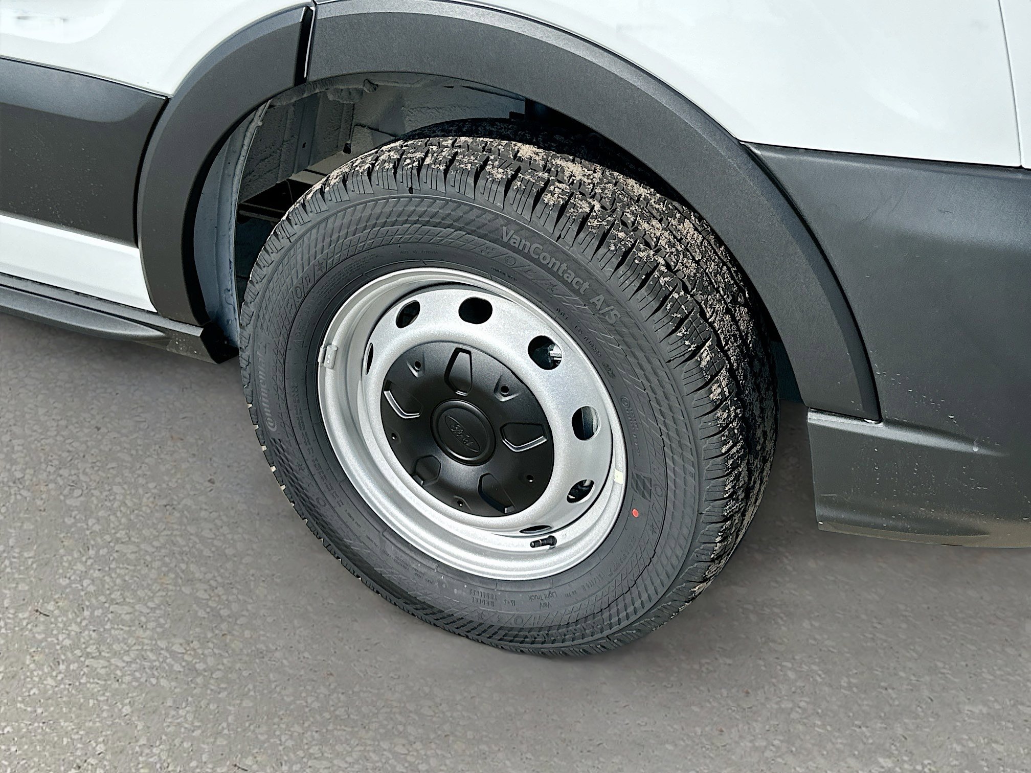 New 2026 Ford Transit 250 148 Medium Roof w/ Load Area Protection Package image 18