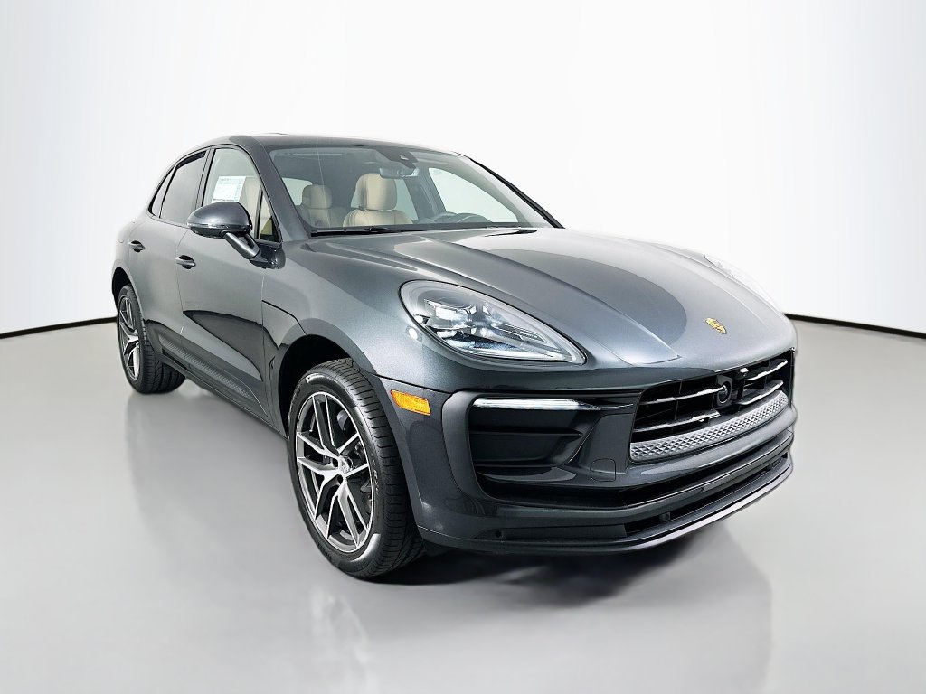 Certified 2026 Porsche Macan AWD/4WD image 7
