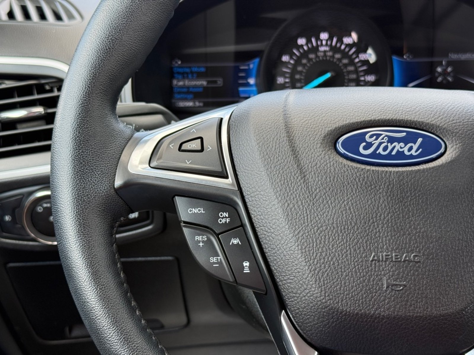 Used 2023 Ford Edge SEL w/ Convenience Package AWD/4WD image 22