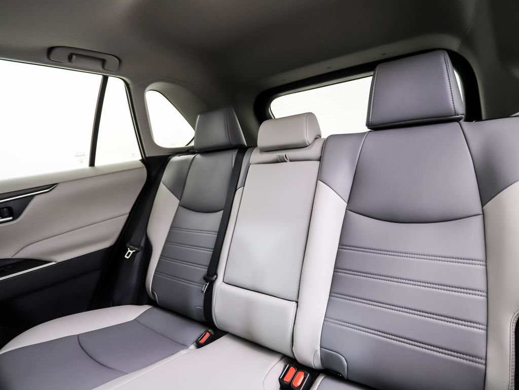 Used 2023 Toyota RAV4 XLE Premium image 21