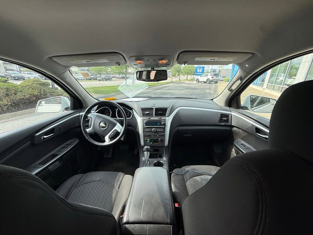 Used 2010 Chevrolet Traverse LT FWD image 5