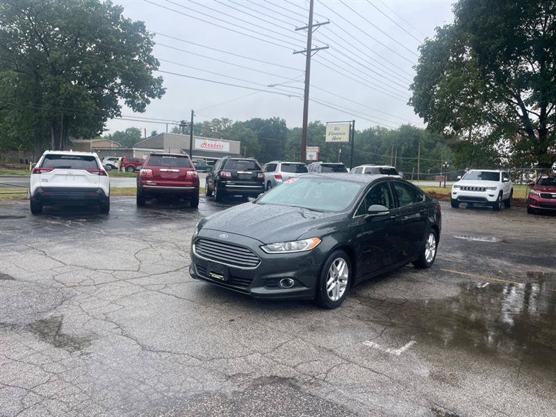 Used 2015 Ford Fusion SE w/ Equipment Group 202A FWD image 1