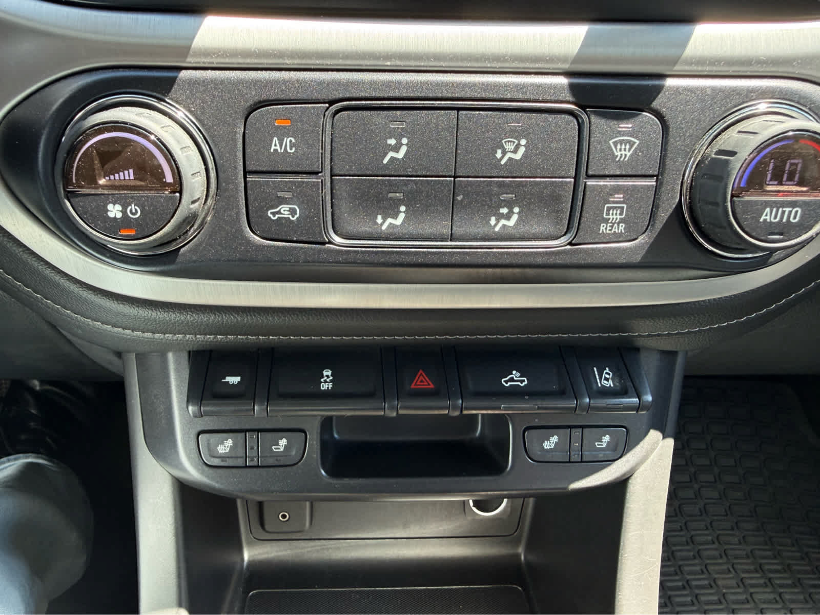 Used 2017 GMC Canyon SLT w/ Driver Alert Package AWD/4WD image 32