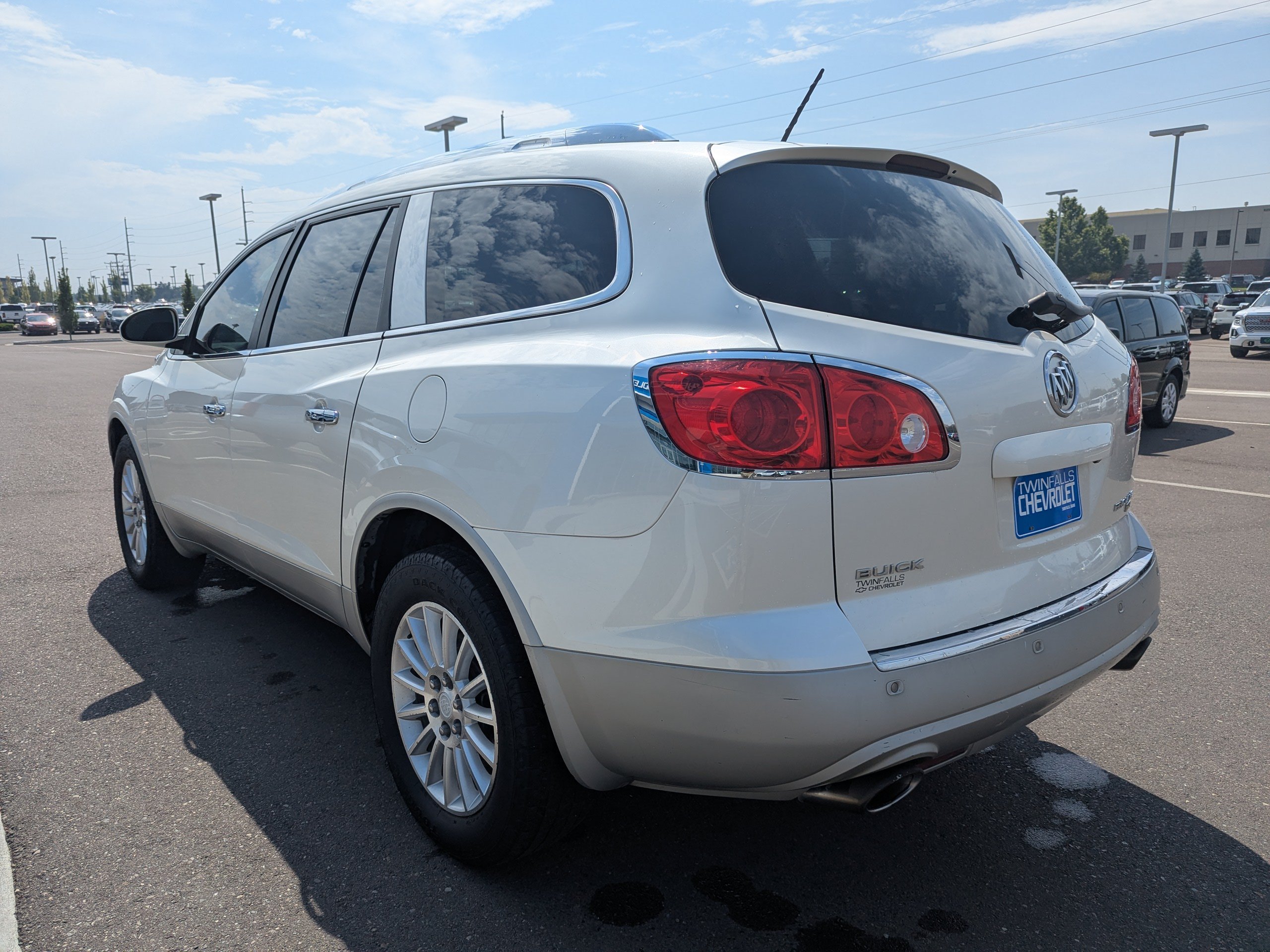 Used 2011 Buick Enclave CXL AWD/4WD image 29