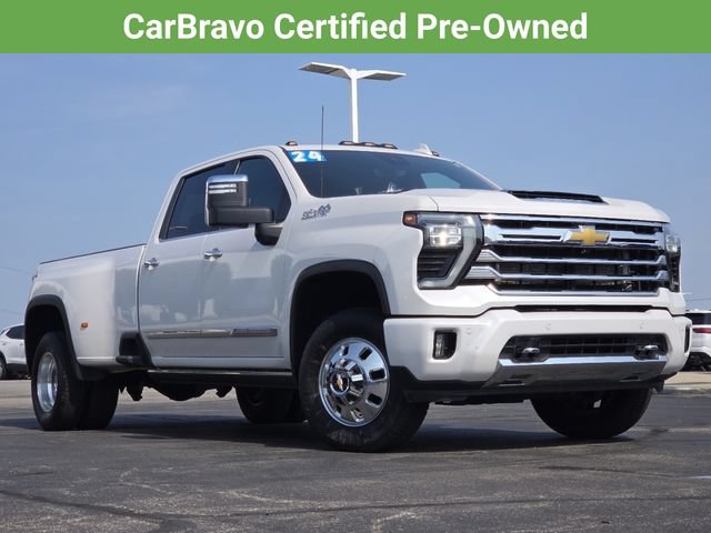 Used 2024 Chevrolet Silverado 3500 High Country w/ High Country Premium Package AWD/4WD image 2