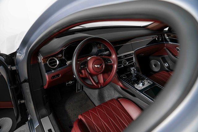 Used 2022 Bentley Flying Spur W12 image 20