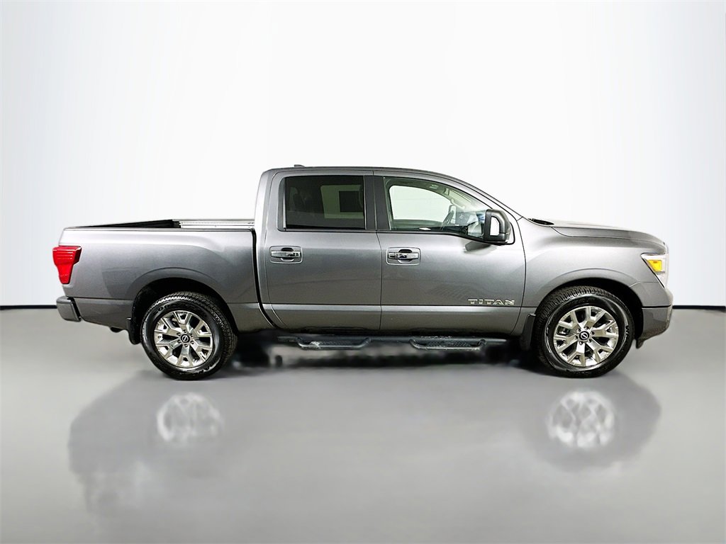 Used 2024 Nissan Titan SV w/ SV Convenience Package image 7
