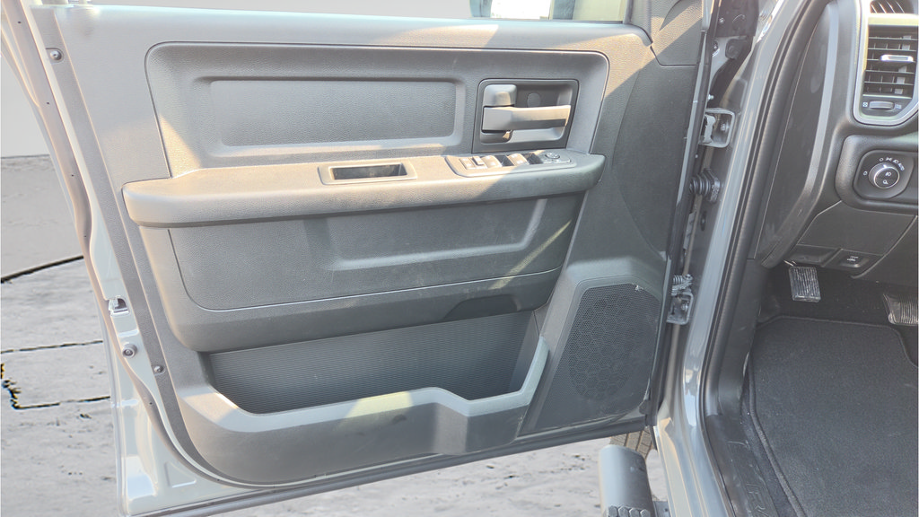 New 2026 RAM 3500 Tradesman AWD/4WD image 32