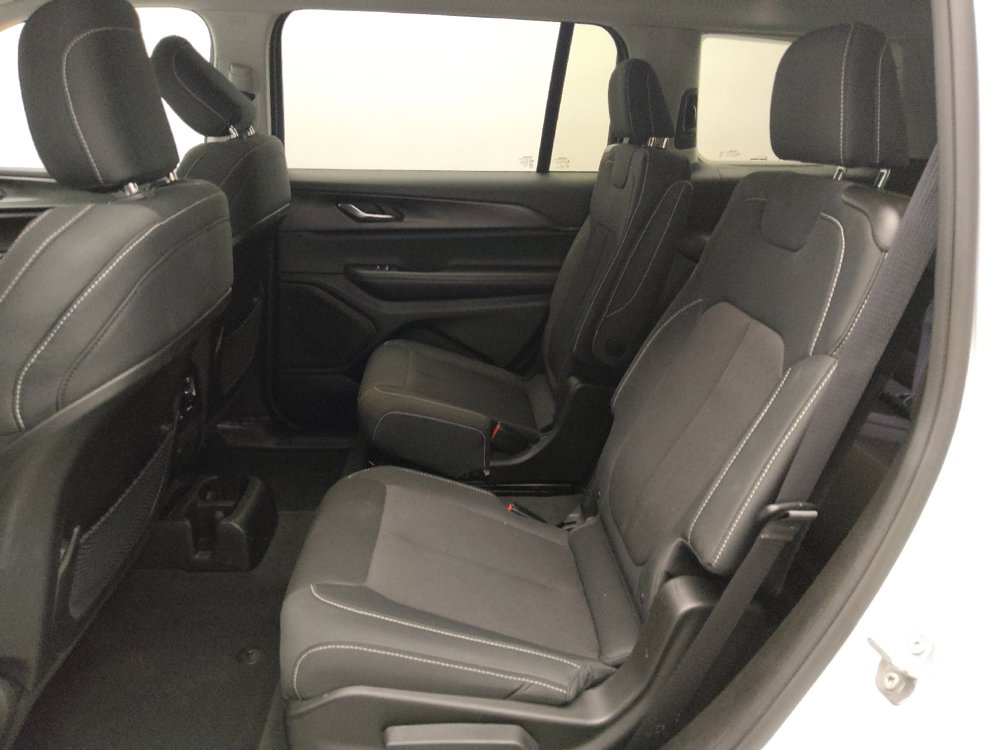 Used 2023 Jeep Grand Cherokee L Laredo AWD/4WD image 18