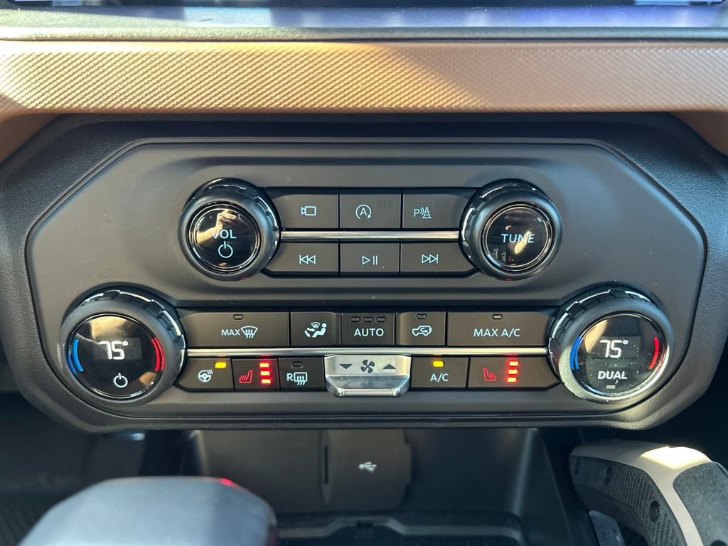 Used 2024 Ford Bronco Outer Banks AWD/4WD image 32