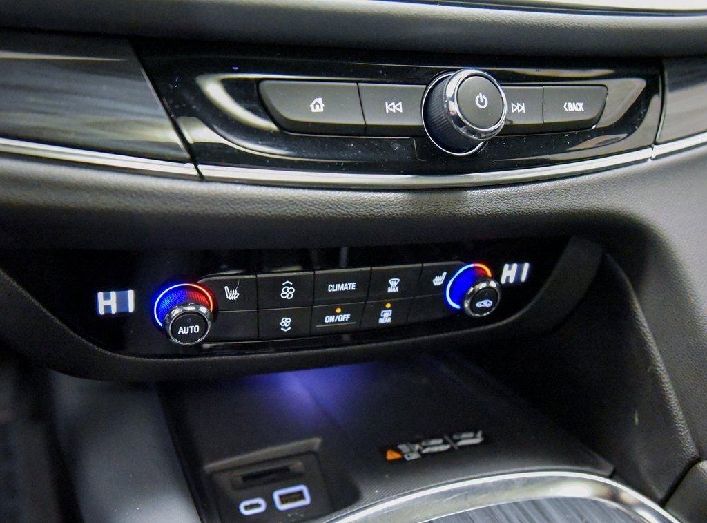 Used 2024 Buick Enclave Essence w/ Experience Buick Package image 19