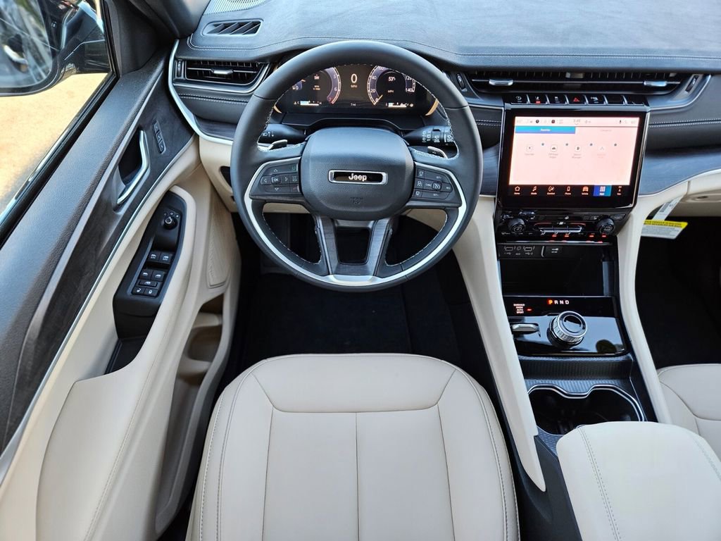 New 2025 Jeep Grand Cherokee Limited image 13