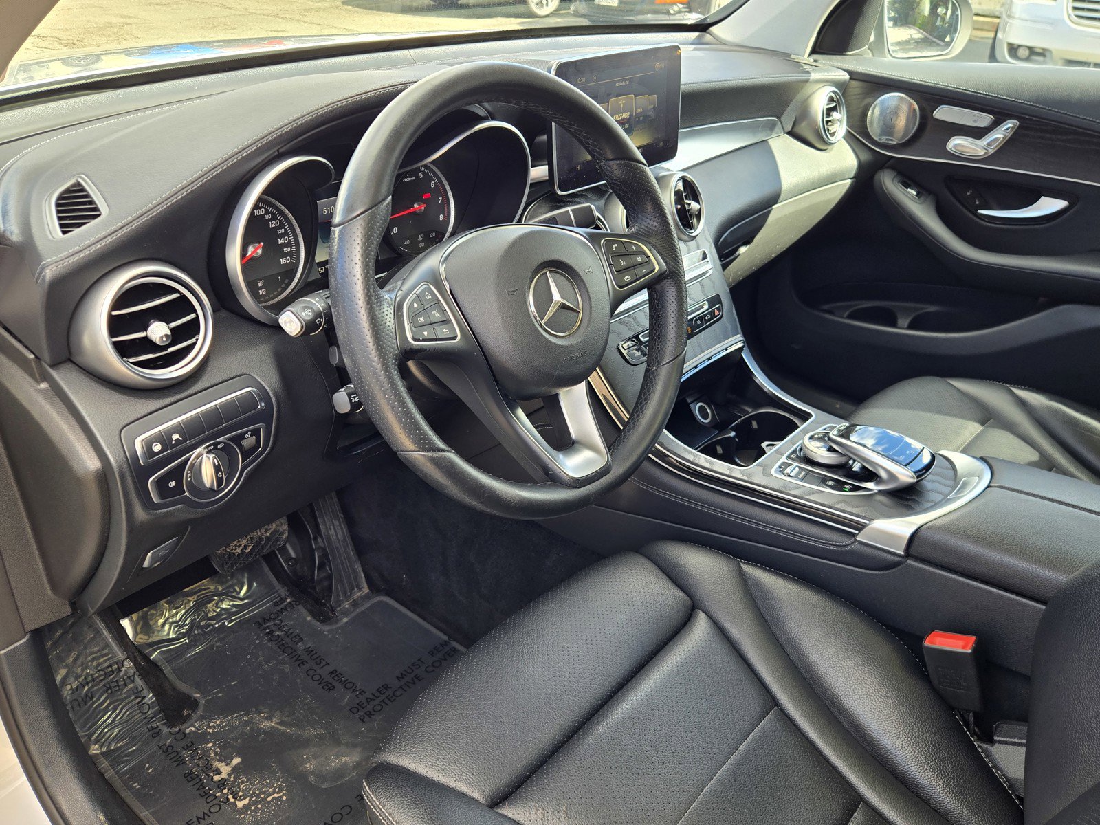 Used 2017 Mercedes-Benz GLC 300 4MATIC image 10