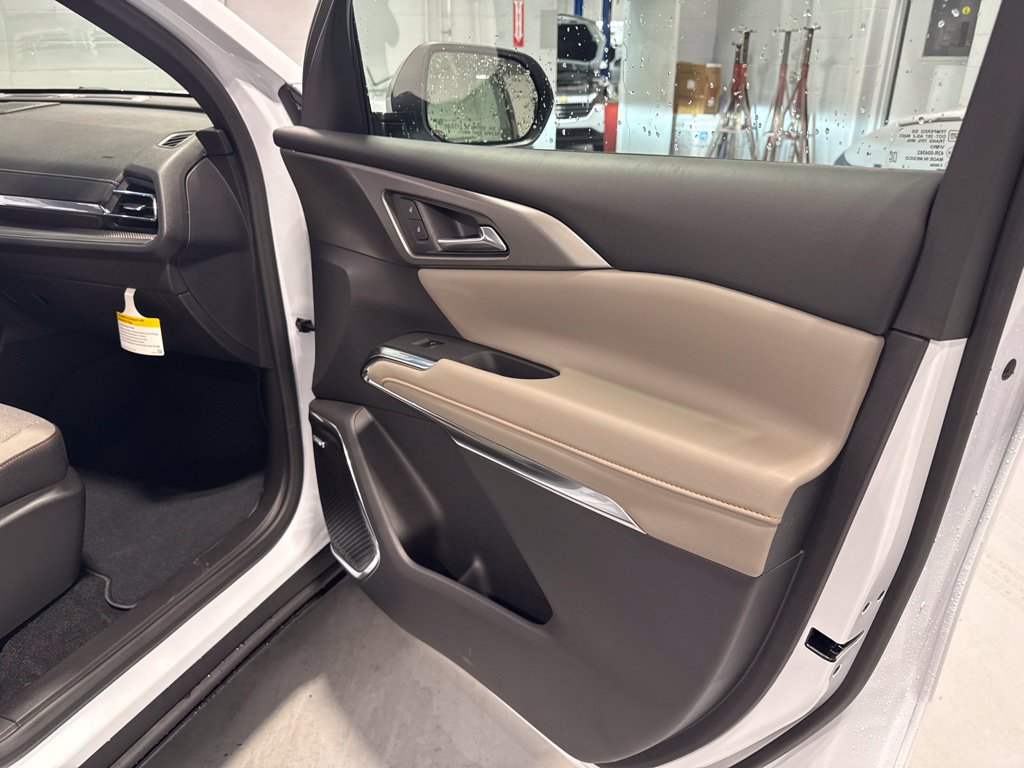 New 2026 Chevrolet Traverse LT w/ Enhanced Driving Package FWD image 32