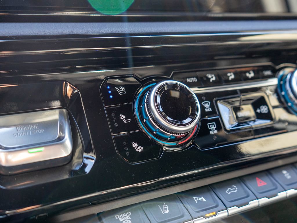 New 2026 GMC Sierra 3500 AT4 w/ AT4 Premium Plus Package AWD/4WD image 29