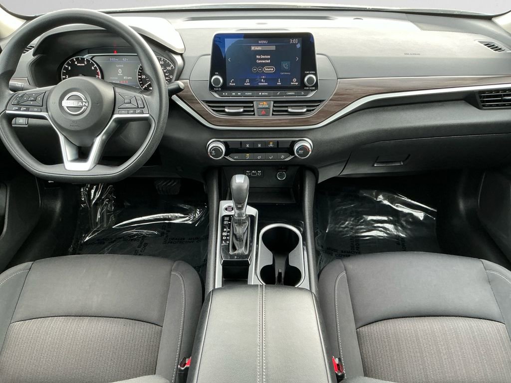Used 2024 Nissan Altima 2.5 SV image 10
