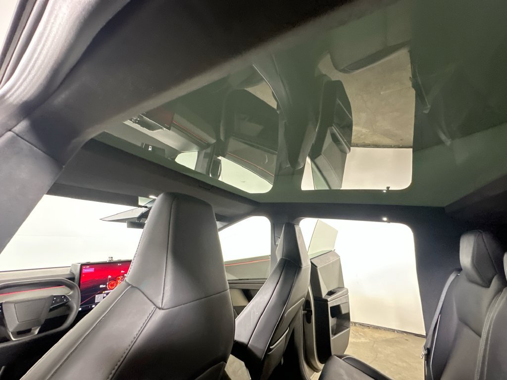 Used 2025 Tesla Cybertruck AWD Crew Cab image 15