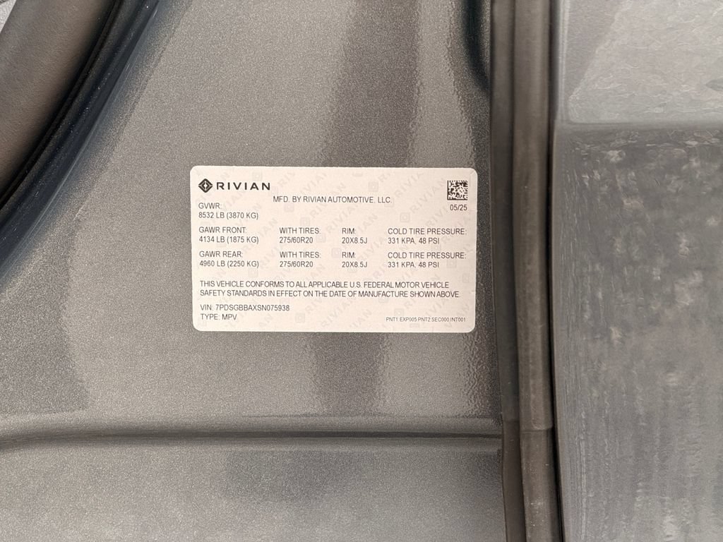 Used 2025 Rivian R1S Adventure Dual AWD/4WD image 36