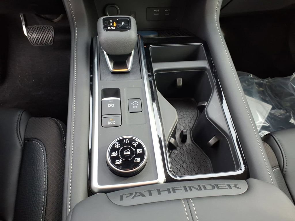 New 2026 Nissan Pathfinder SL image 14