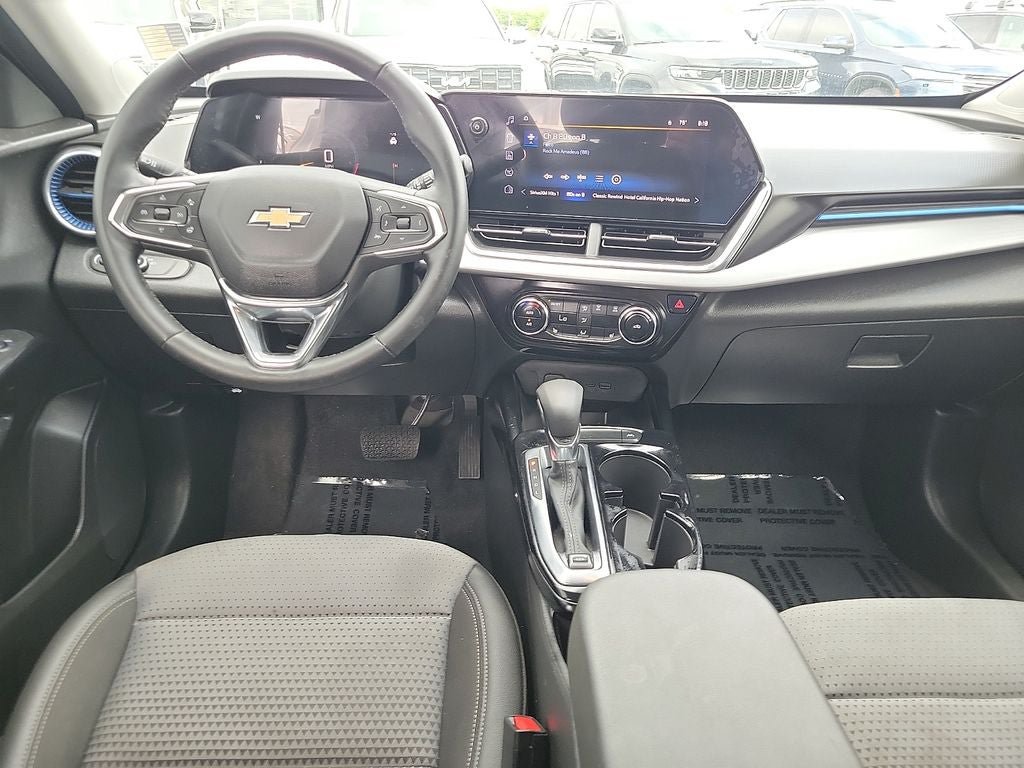 Used 2025 Chevrolet Trax LT w/ Driver Confidence Package FWD image 10