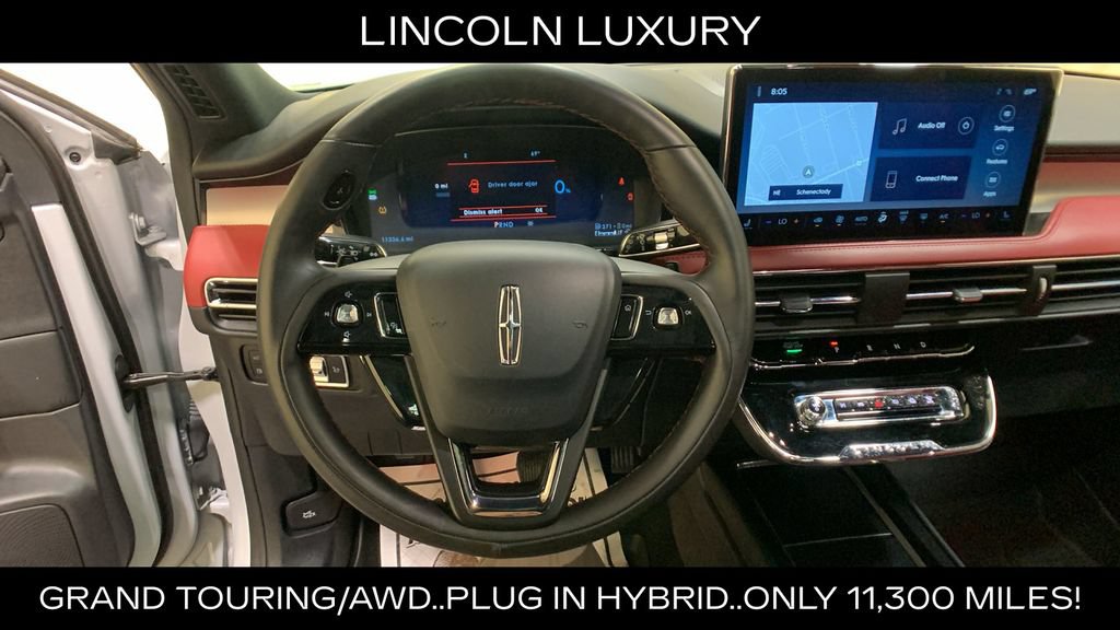Used 2025 Lincoln Corsair Grand Touring w/ Towing Package AWD/4WD image 31