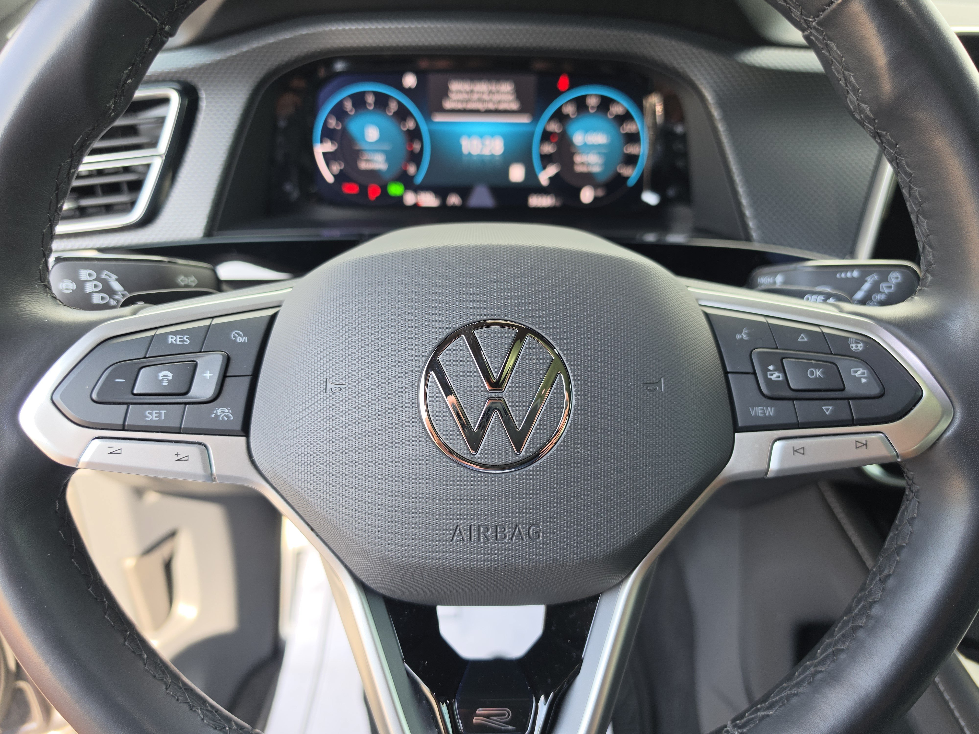 Used 2024 Volkswagen Atlas Cross Sport SEL Premium R-Line AWD/4WD image 37