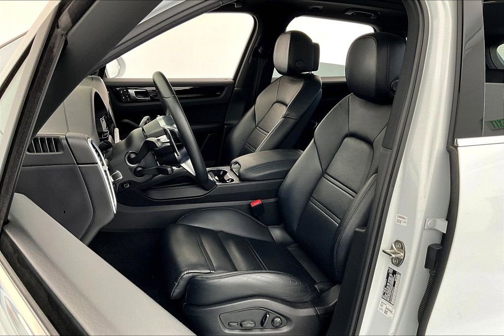Used 2023 Porsche Cayenne image 31