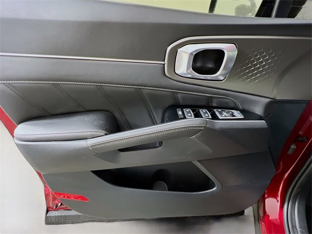 Used 2023 Kia Sorento SX image 32
