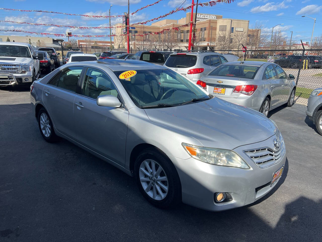 Used 2010 Toyota Camry XLE FWD image 3
