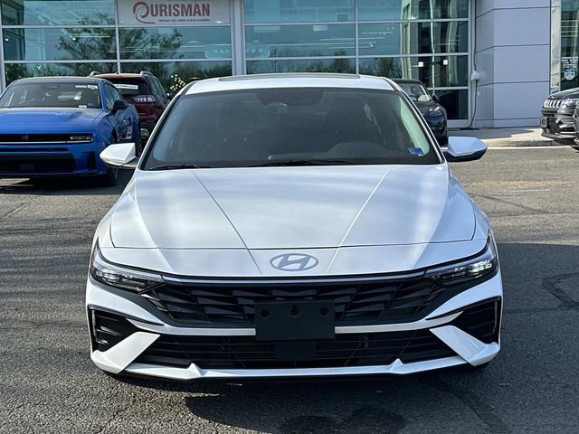 Used 2025 Hyundai Elantra Limited image 7