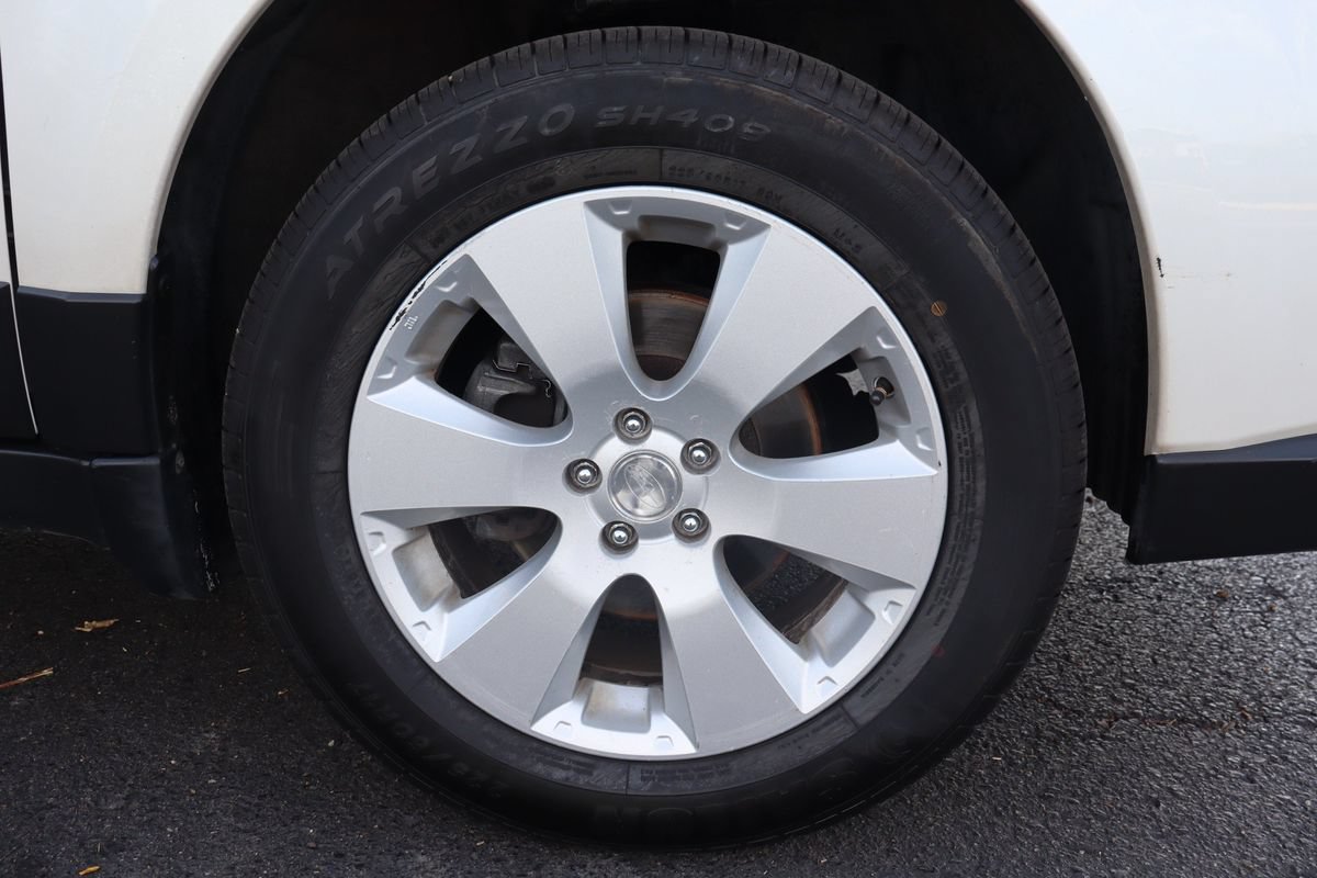 Used 2010 Subaru Outback 2.5i Premium AWD/4WD image 44