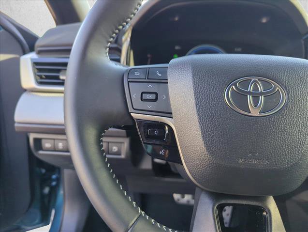Certified 2025 Toyota Camry SE image 17