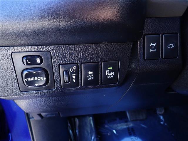 Used 2015 Toyota RAV4 Limited w/ Technology Package AWD/4WD image 17