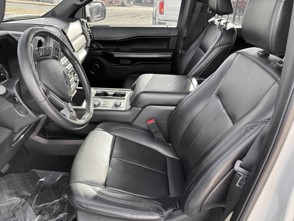 Used 2021 Ford Expedition XLT AWD/4WD image 16
