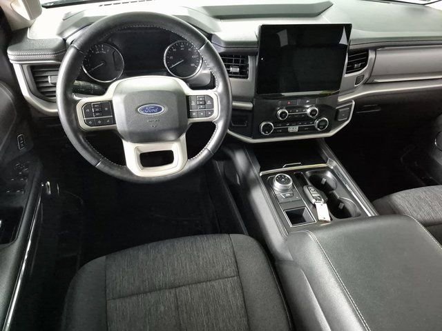 Used 2022 Ford Expedition XLT image 10