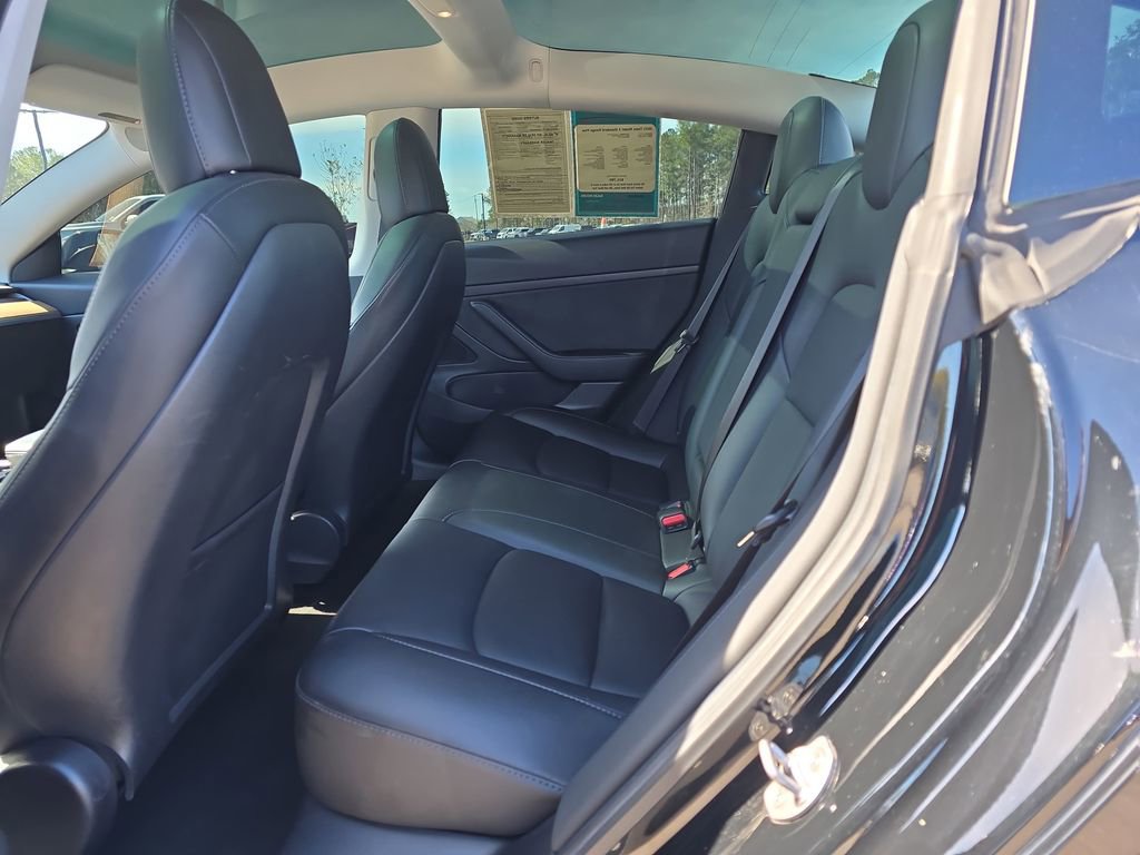 Used 2021 Tesla Model 3 Standard Range Plus image 18