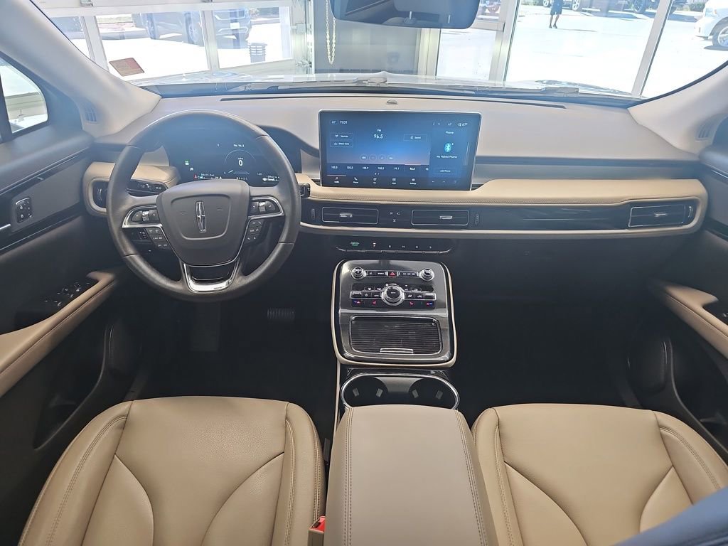 Used 2023 Lincoln Nautilus AWD image 14