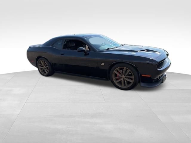 Used 2016 Dodge Challenger R/T Scat Pack w/ Leather Interior Group RWD image 9