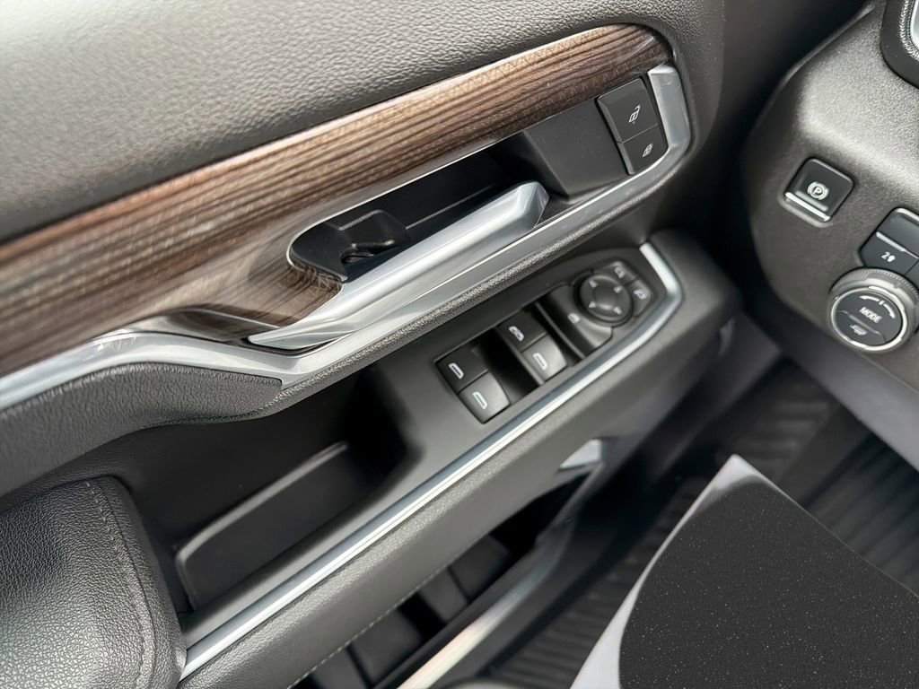 Used 2025 Chevrolet Silverado 2500 LT w/ Convenience Package image 18